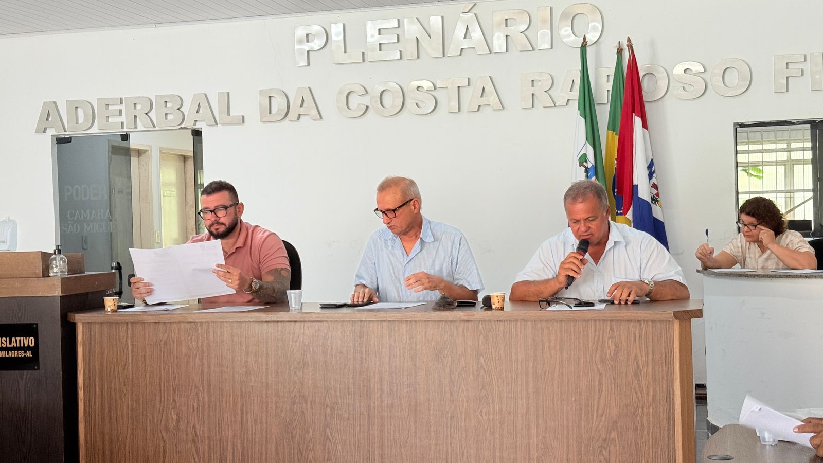 Câmara Municipal realiza 13ª Sessão Ordinária com aprovação de projeto de lei e indicações